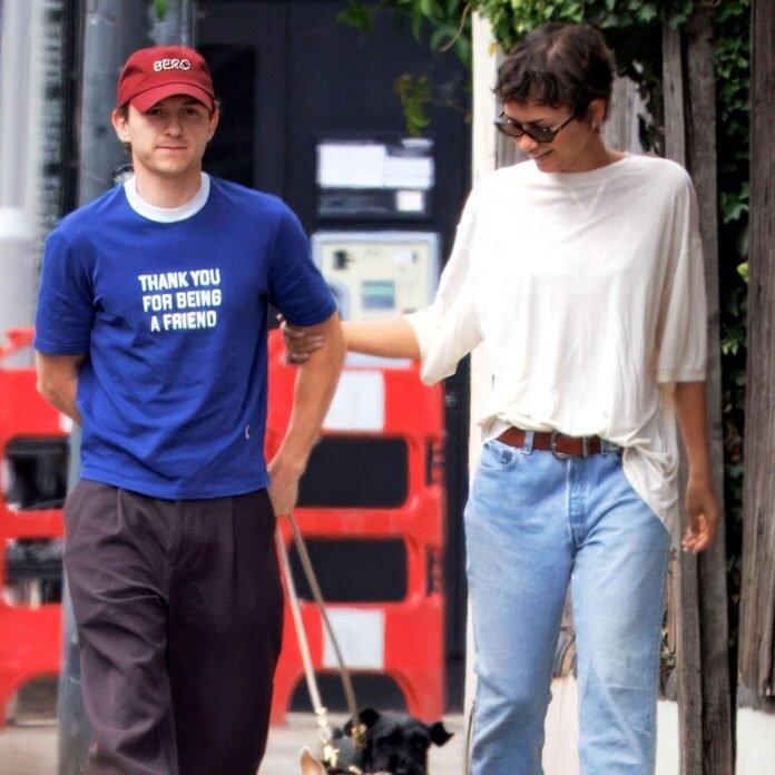 Unsurprisingly, Zendaya’s New Ring Looks Chic Even With Jeans and Ballet Flats