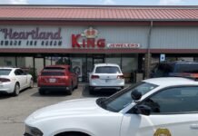 2 people ‘restrained’ during jewelry store robbery in Indianapolis