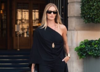 Hold the Flip-Flops, Rosie Huntingdon-Whiteley Just Stepped Out in Understated Sandal Trend